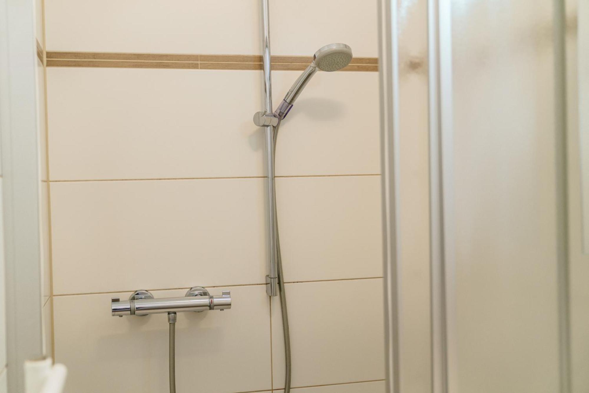 Easyapartments Leo Λιντς Εξωτερικό φωτογραφία